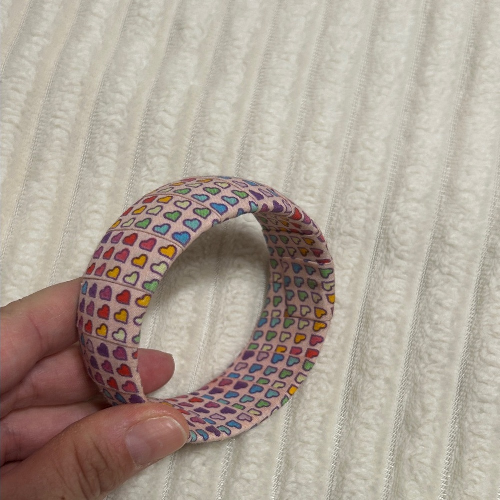 Colorful Heart Pattern Bracelet - Picture 3 of 3